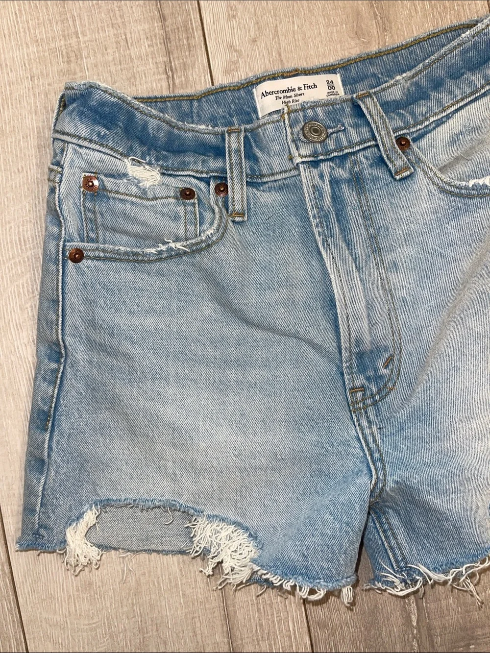 Abercrombie & Fitch Light Blue High-Rise Denim Cutoff Shorts ‘The Mom Short’ 24